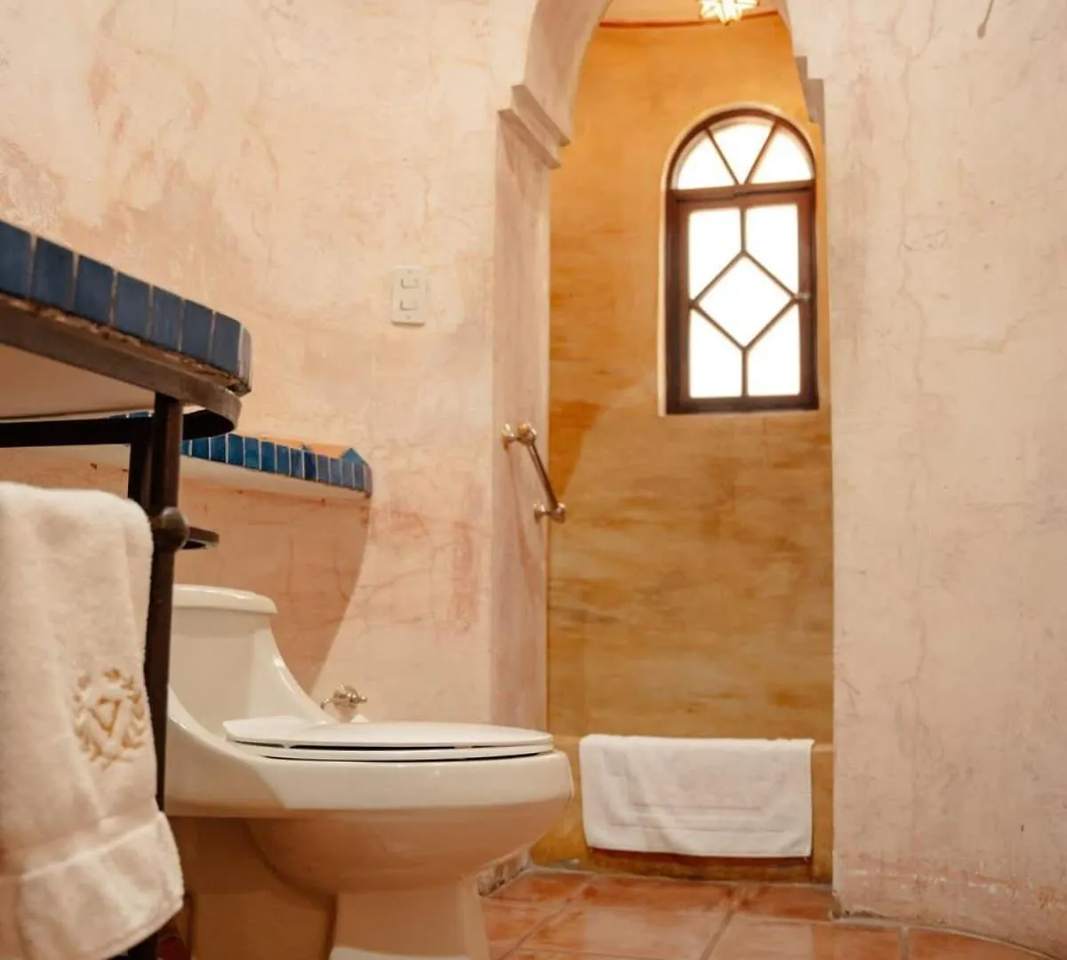 Posada De Los Leones Main 5Br Antigua Bed & Breakfast