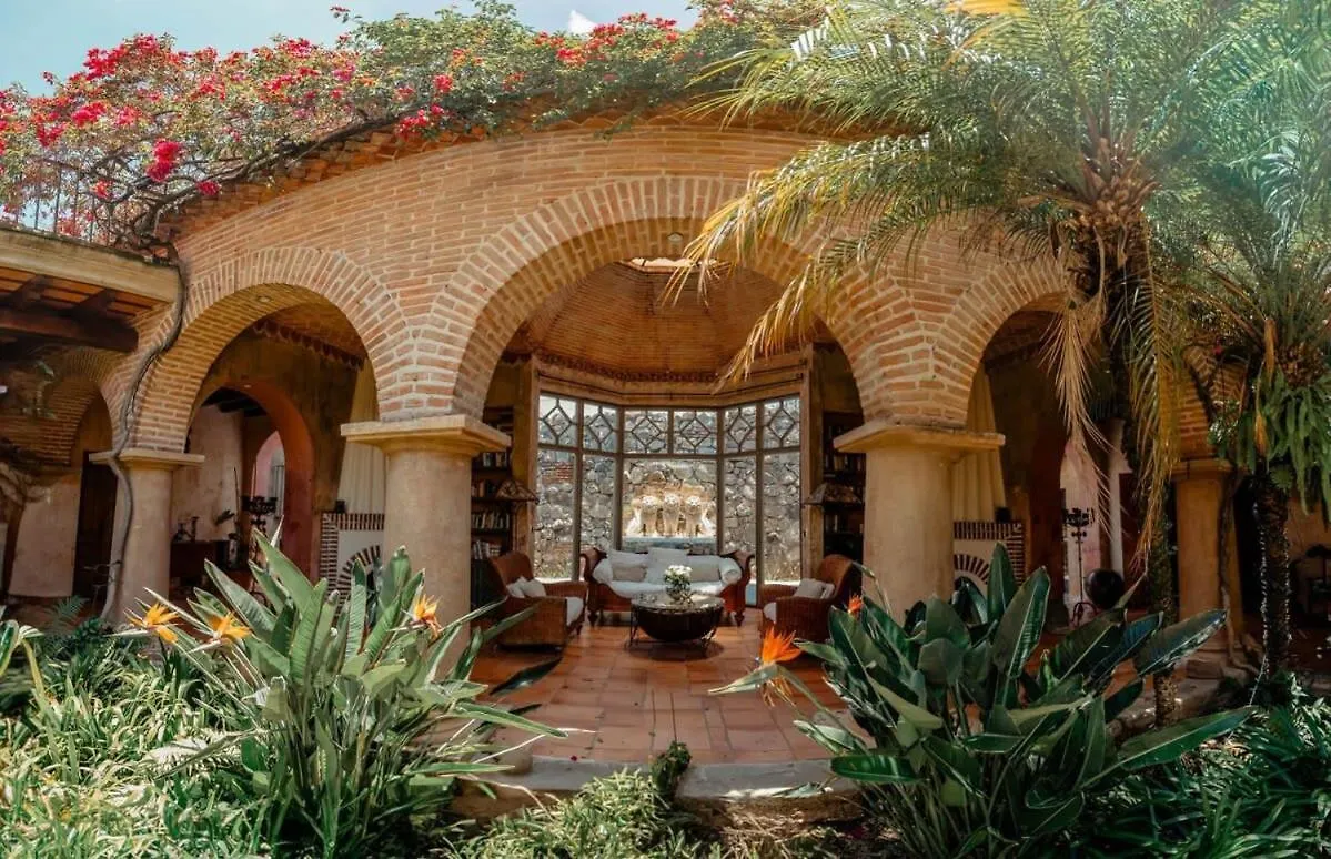Posada De Los Leones Main 5Br Antigua Bed & Breakfast