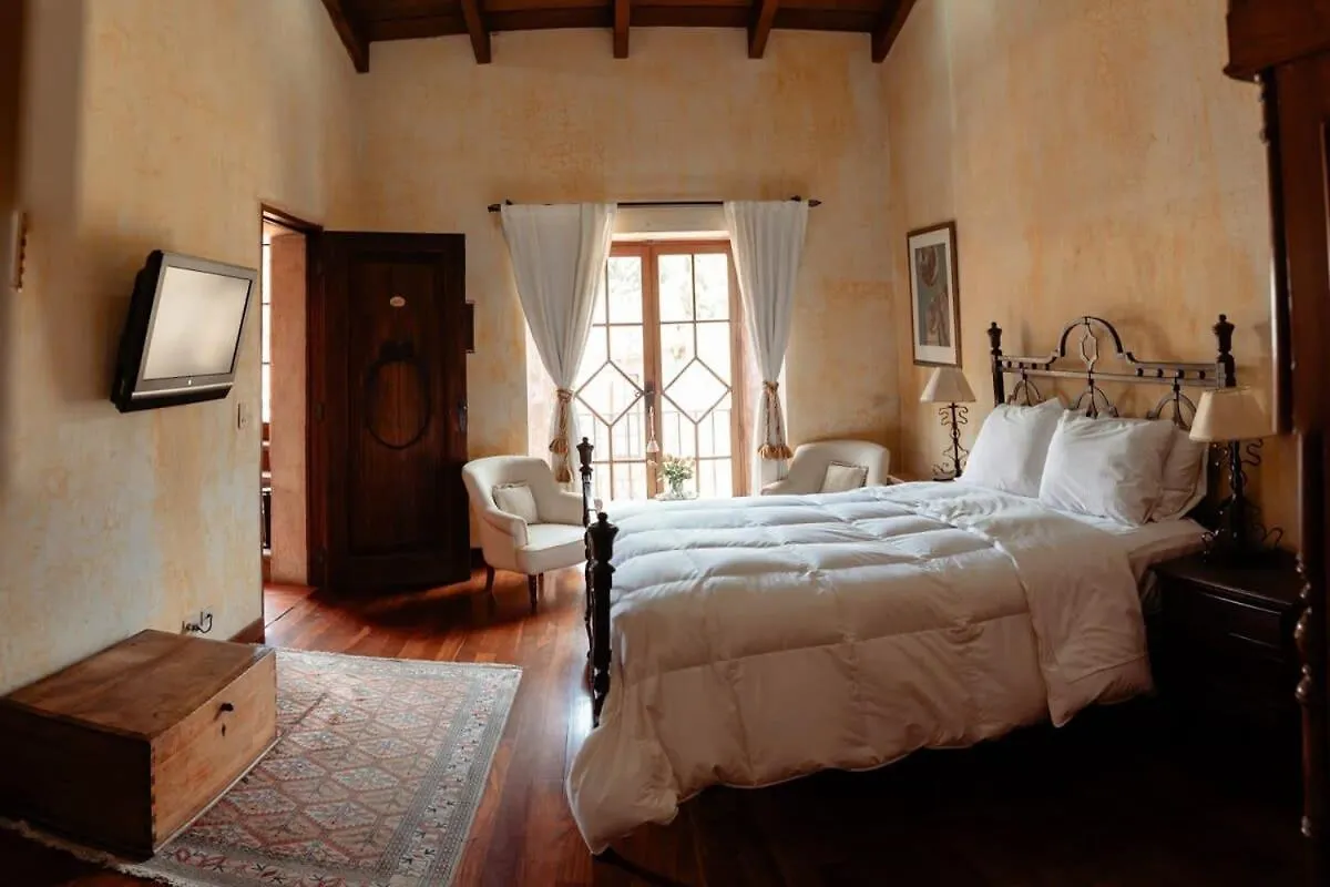 Bed & Breakfast Posada De Los Leones Main 5Br Antigua