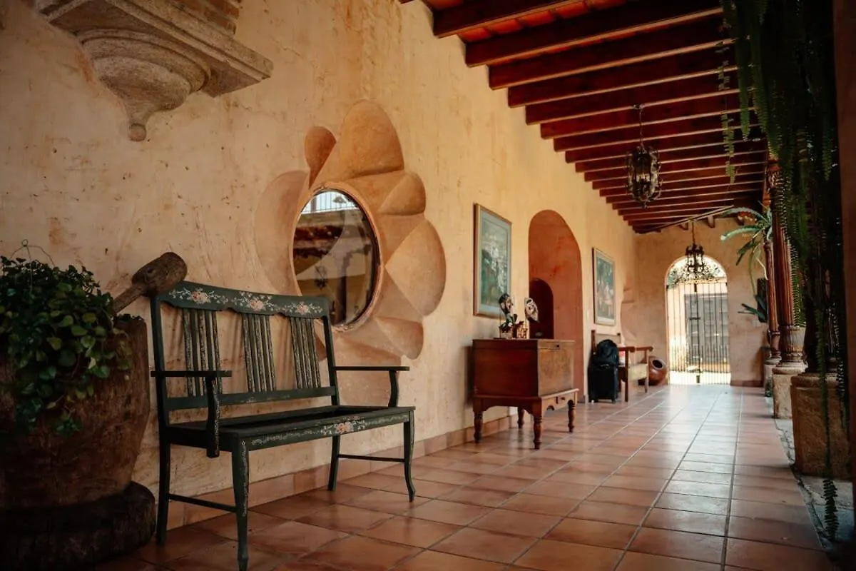 Posada De Los Leones Main 5Br Antigua Bed & Breakfast