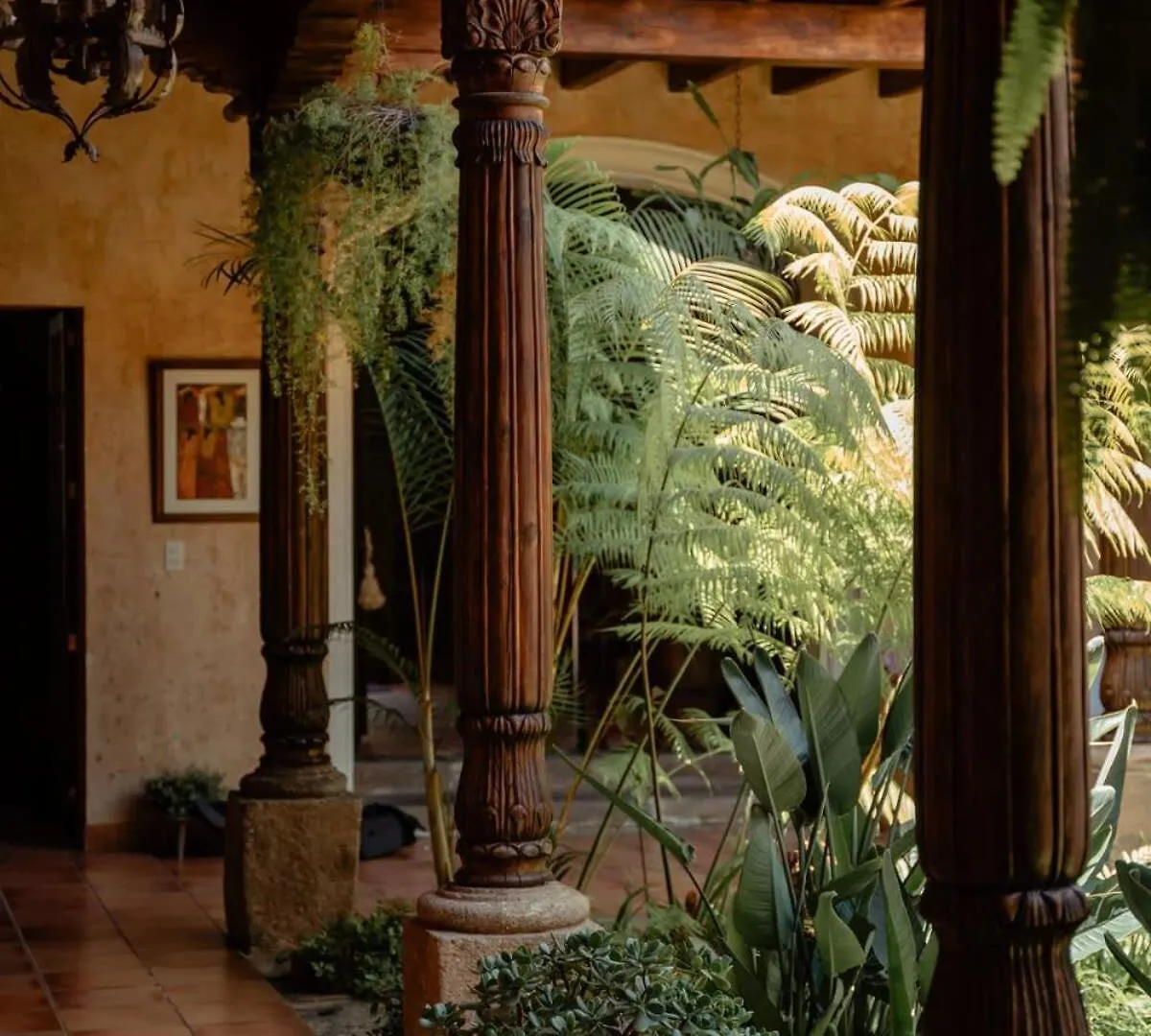 Posada De Los Leones Main 5Br Antigua Bed & Breakfast